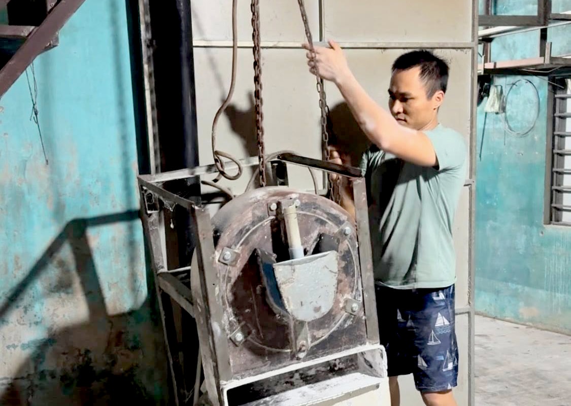 Produksjonsanleggene begynte umiddelbart å overvinne konsekvensene av flommen.