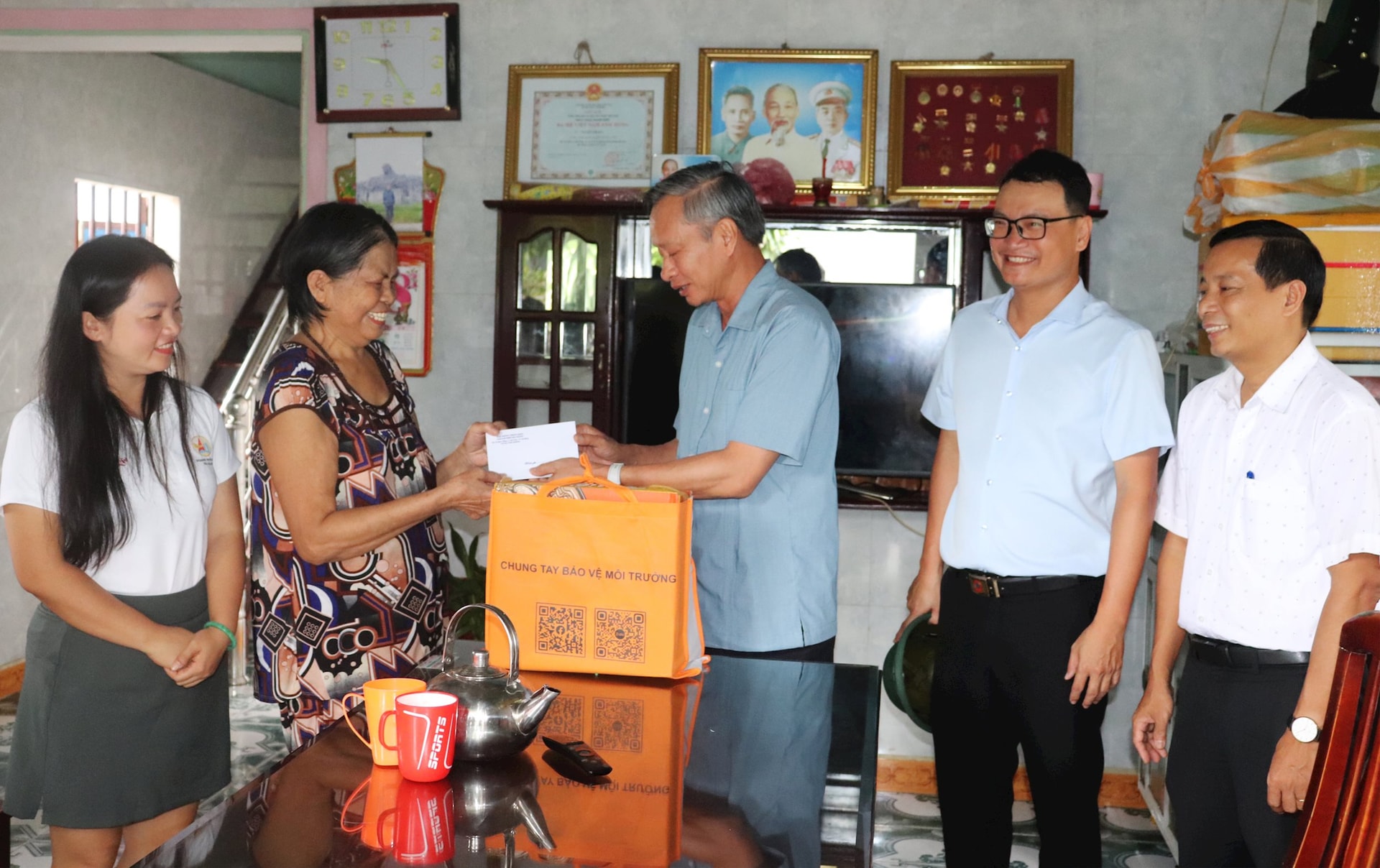 TRAO THUONG BINH DB