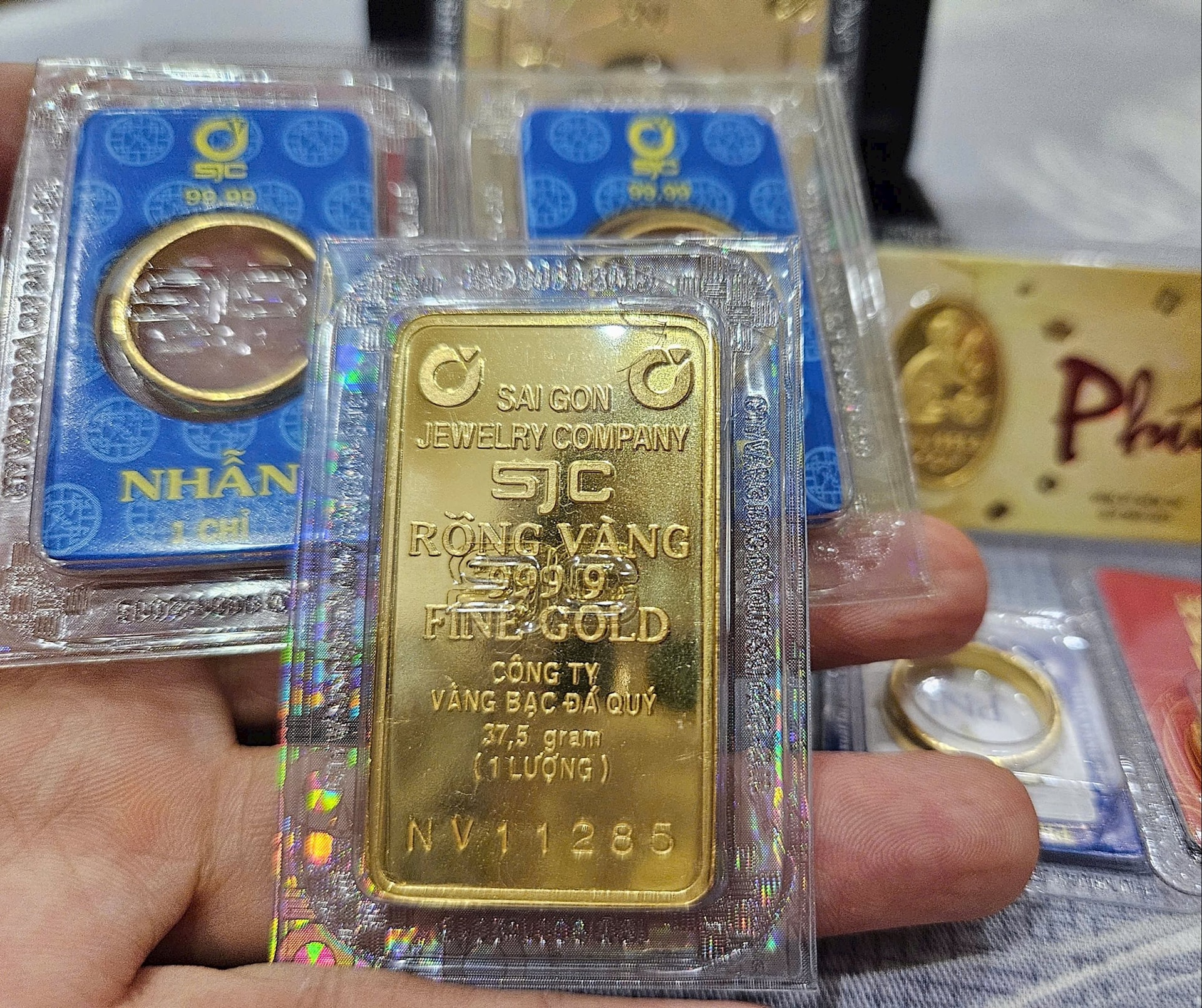 Chốt phiên giá vàng tối nay 5 11 2025 Giá vàng thế giới, giá vàng SJC, giá vàng 24K 9999, vàng nhẫn