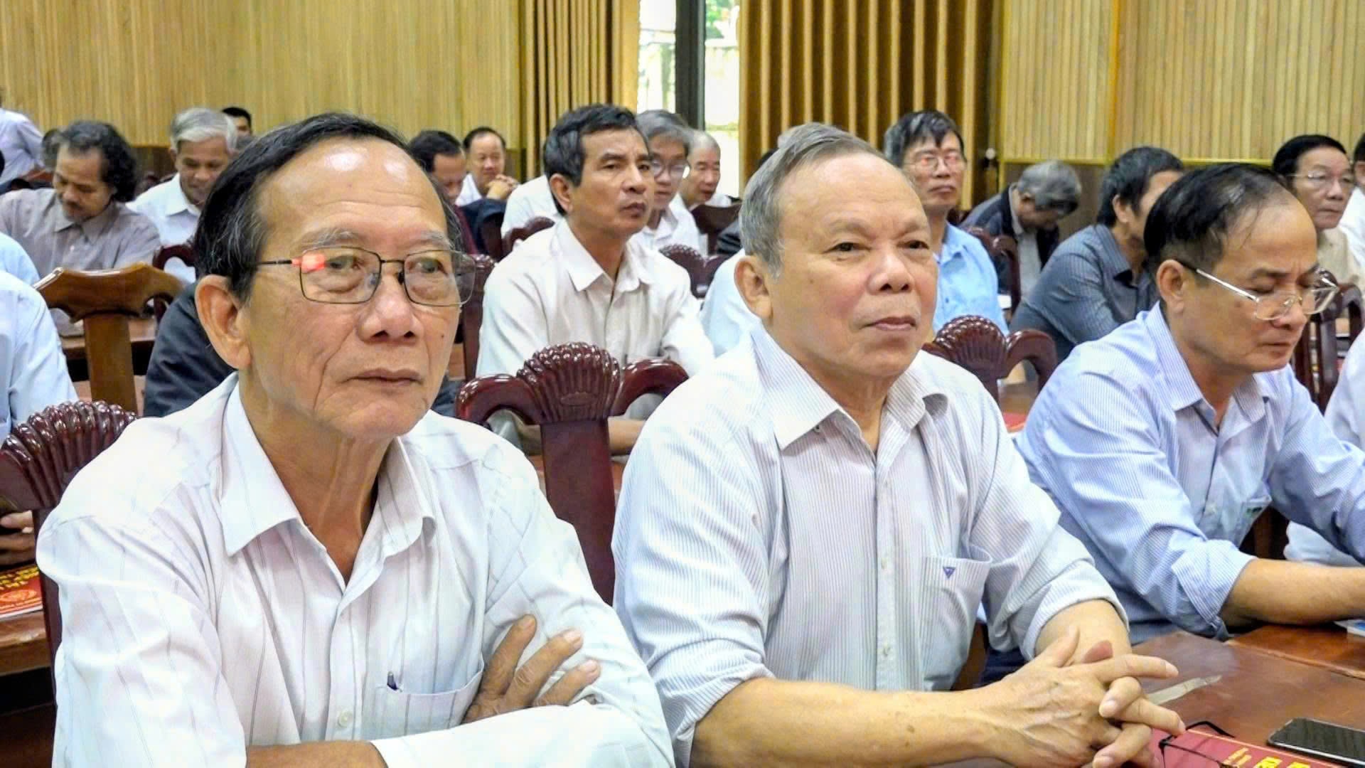 UBKT Đảng ủy phường Cẩm Lệ tổ chức tập huấn nghiệp vụ về công tác kiểm tra, giám sát, kỷ luật của Đảng cho các bí thư chi bộ và cấp ủy viên phụ trách công tác kiểm tra, giám sát tại chi bộ trực thuộc cuối tháng 10 vừa qua. Ảnh: T.PHƯƠNG