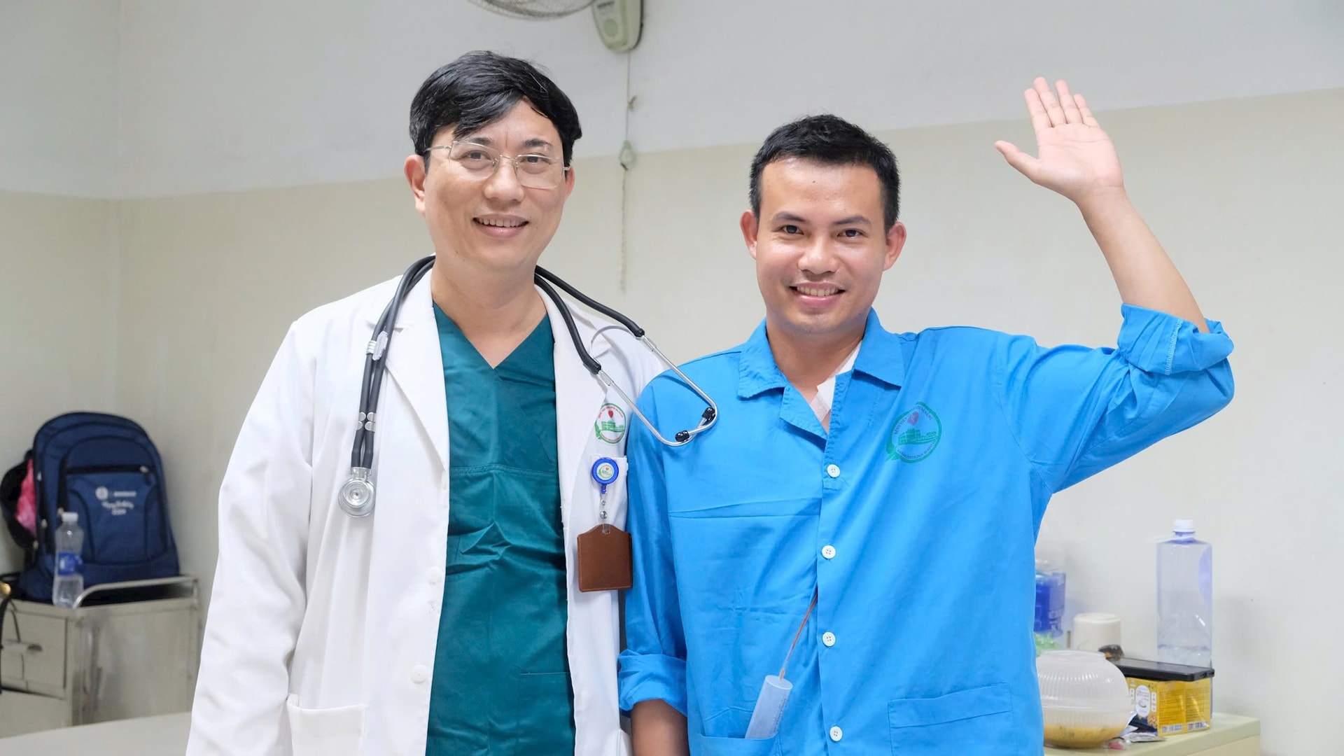 Лікар Данг Нгуєн Кха та пацієнт Хюйнь Тан Тхань