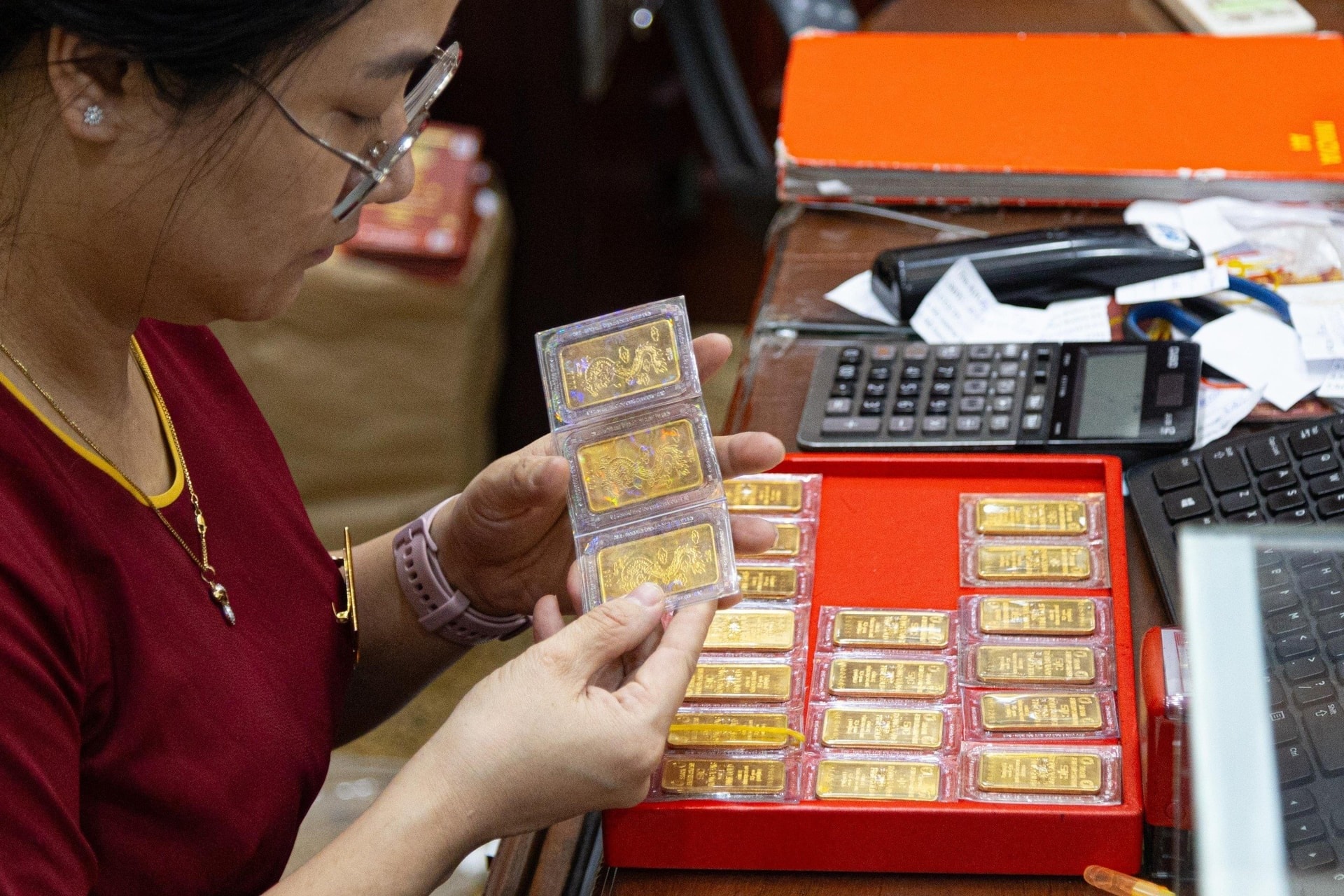Giá vàng hôm nay 9 11 2025 Giá vàng SJC, giá vàng 24k 9999, giá vàng nhẫn, vàng thế giới