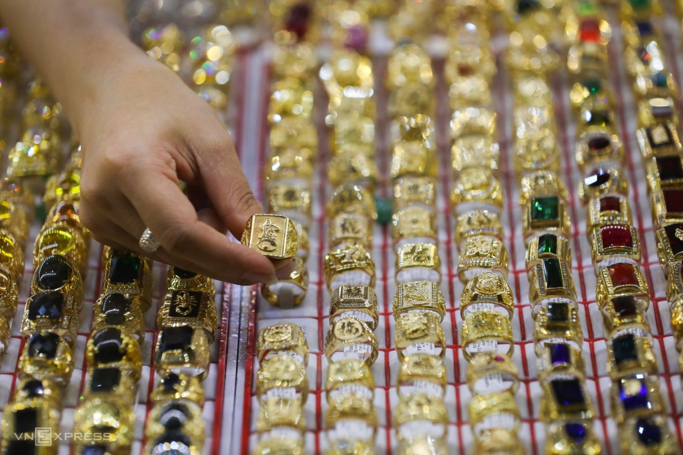 Chốt phiên giá vàng tối nay 10 11 Giá vàng thế giới, giá vàng SJC, giá vàng 24K, 9999, vàng nhẫn