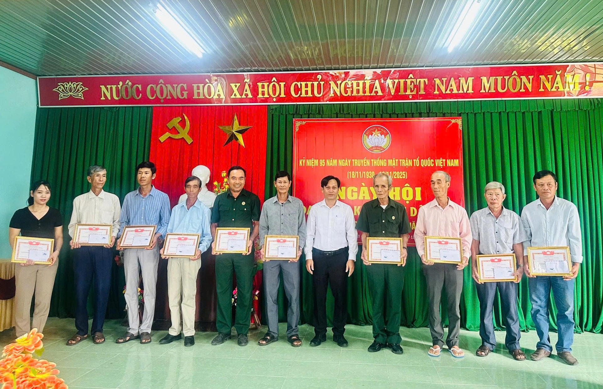 GIA DINH VAN HOA QUY PHUOC