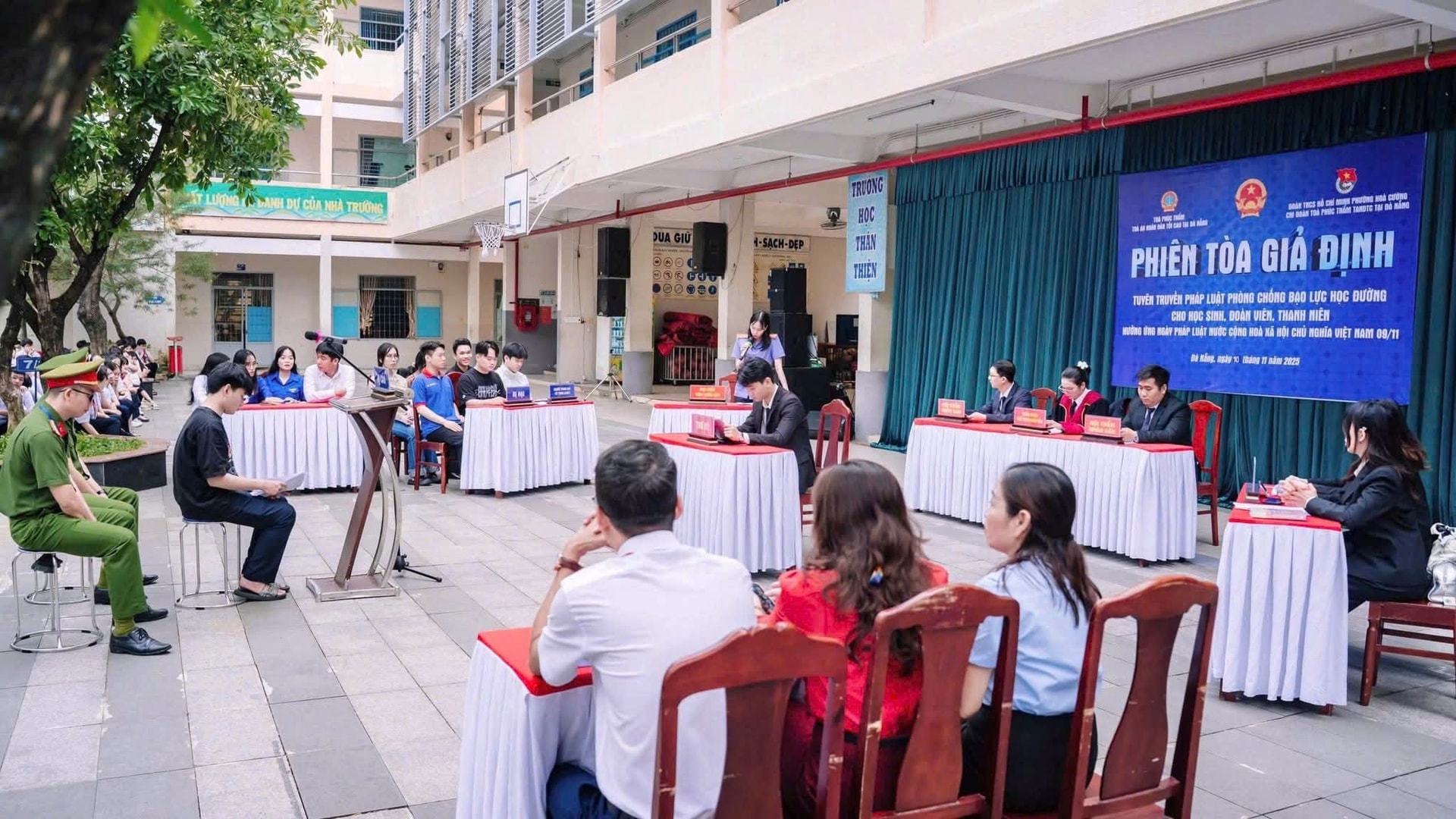 Policejní svaz mládeže na oddělení Hoa Cuong