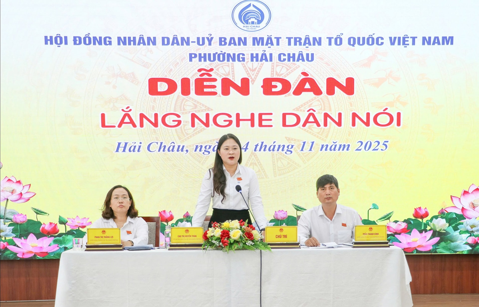Bí thư Đảng ủy, Chủ tịch HĐND lâm thời phường Hải Châu chủ trì tại diễn đàn Lắng nghe dân nói