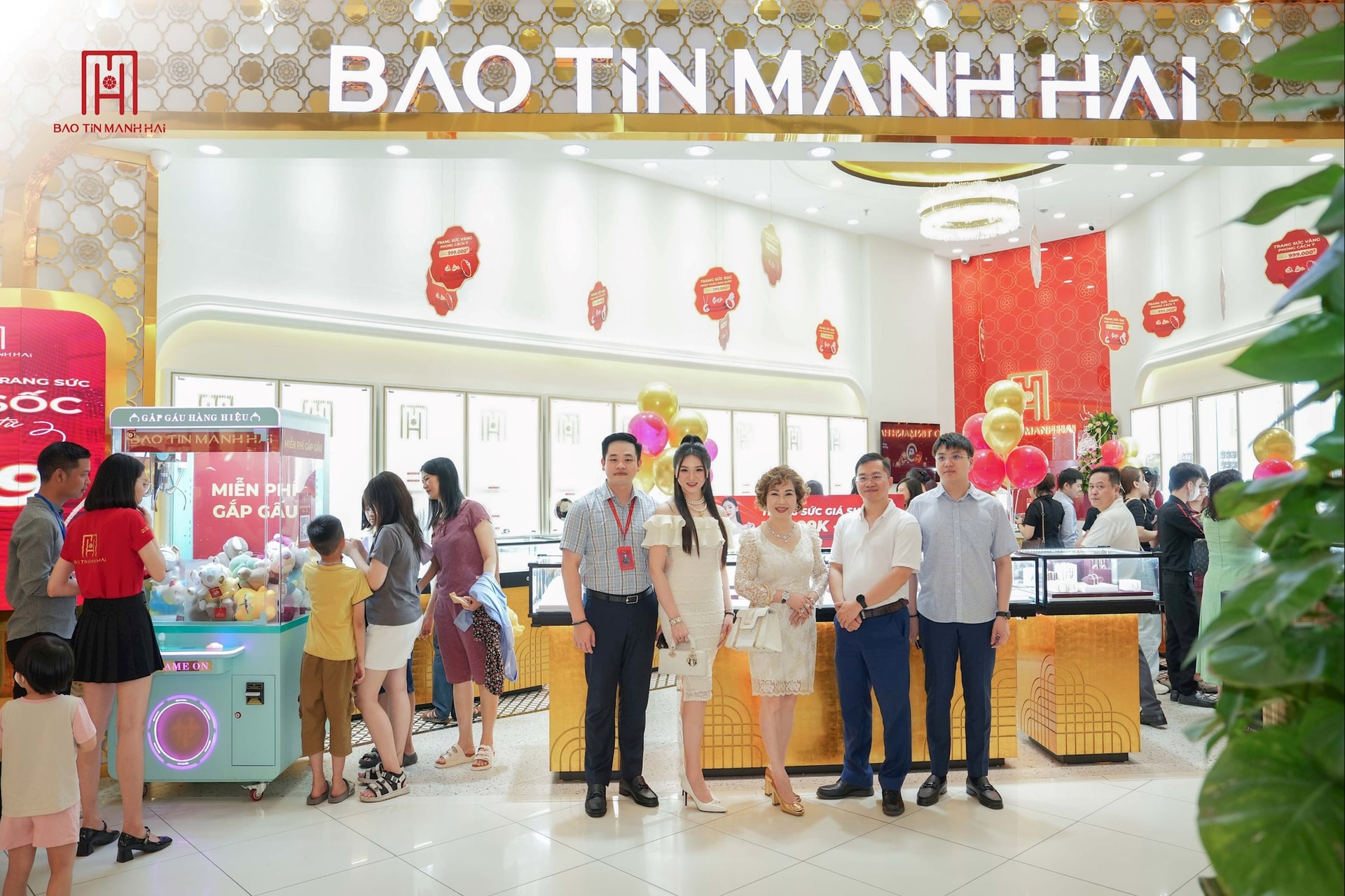 Giá vàng hôm nay 18/11/2025: Bảng giá vàng SJC, vàng nhẫn, vàng thế giới