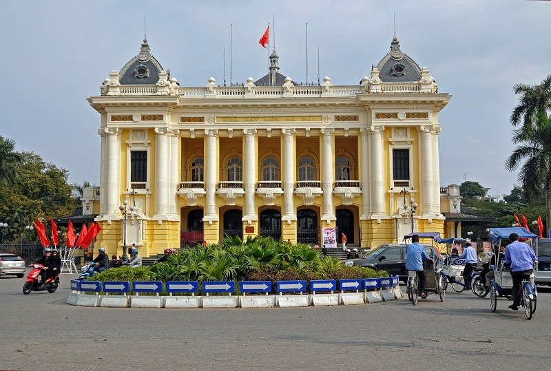 Nhà Hát Lớn Hà Nội với kiến trúc Pháp cổ