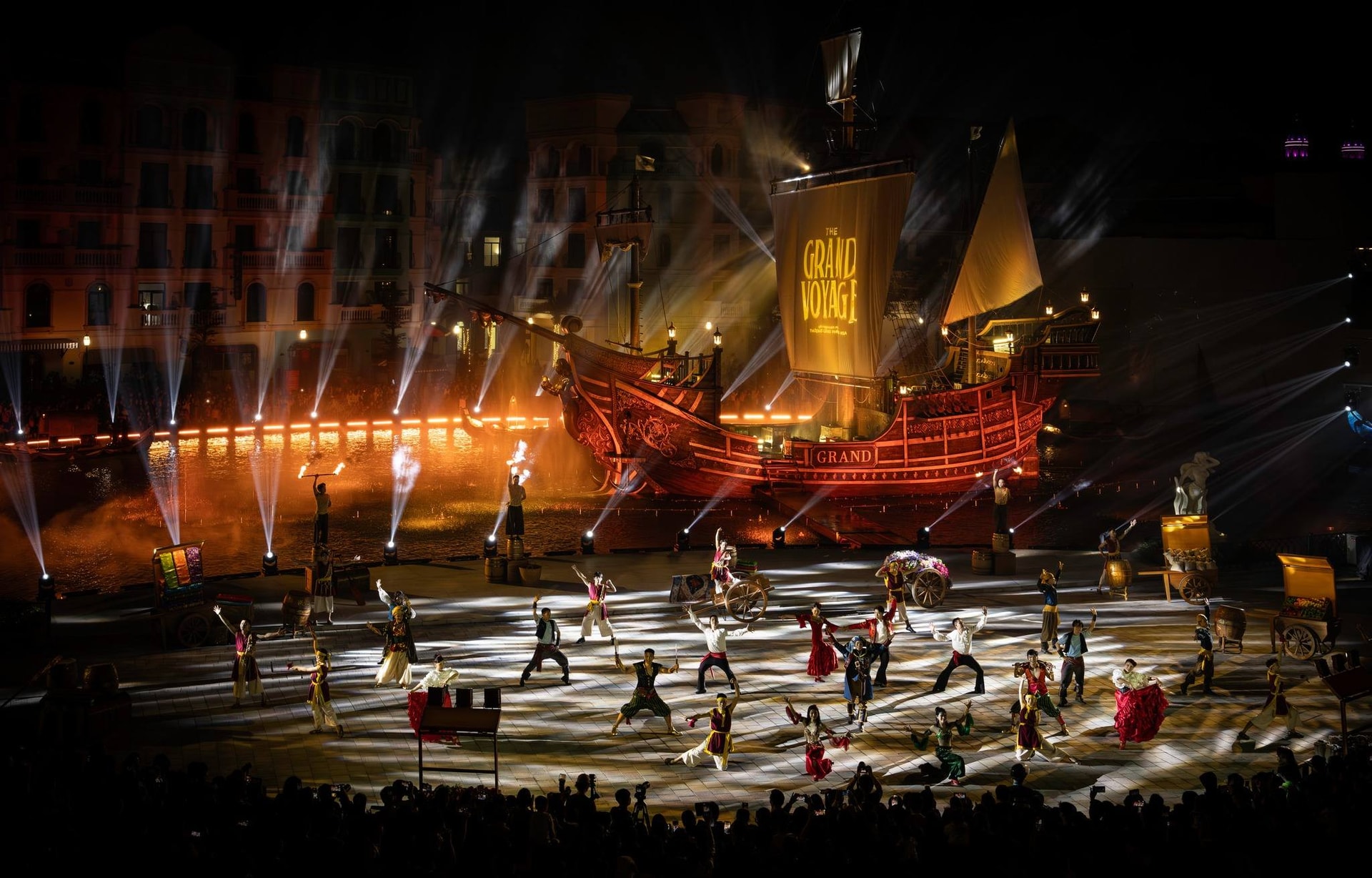 Show diễn The Grand Voyage