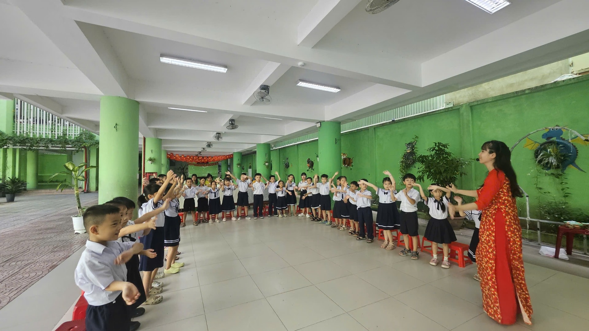 18-11, Școala Primară Hoa Lu