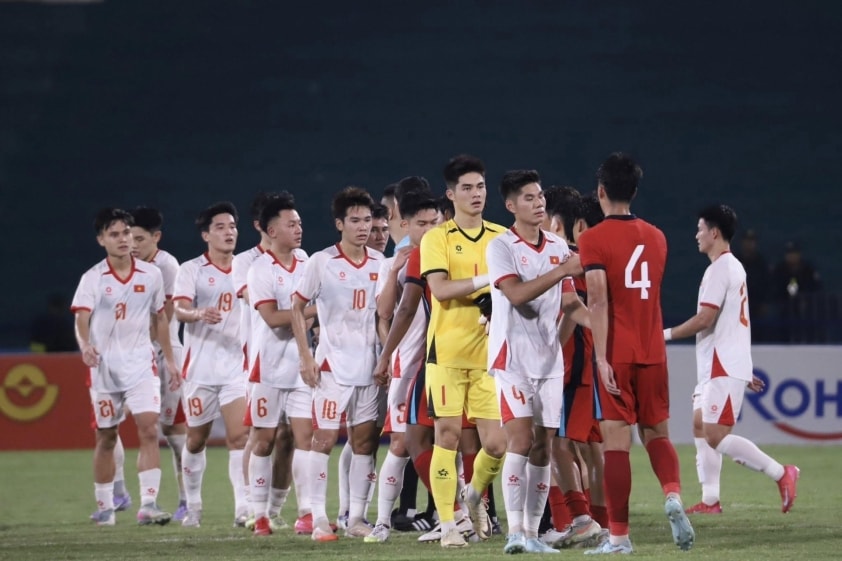 HLV Kim Sang Sik tạm chia tay ĐT Việt Nam ngay sau trận gặp Lào