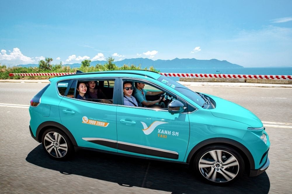 Di chuyển bằng taxi Xanh SM đến bãi biển Vịnh Hòa