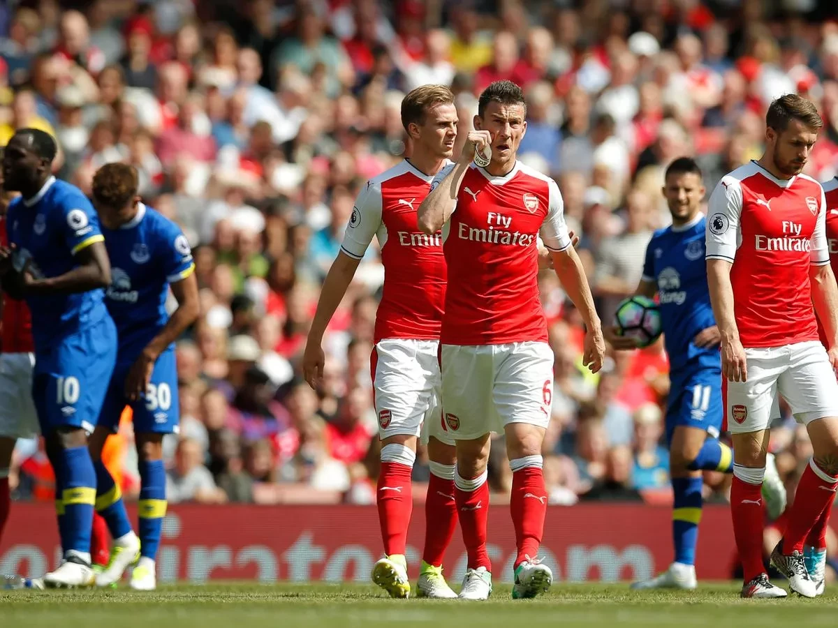Koscielny phải đối mặt với lịch thi đấu khắc nghiệt sau khi trở lại