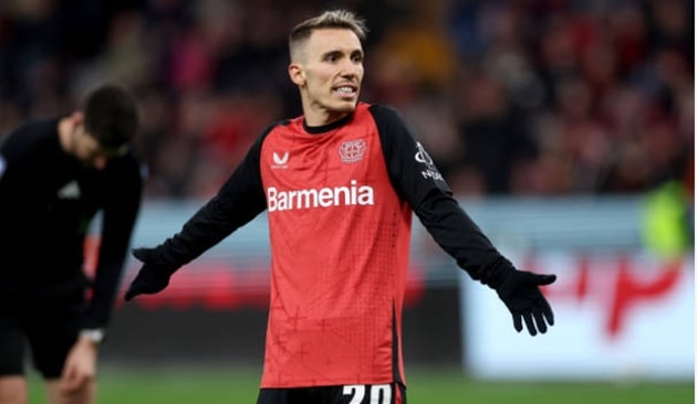 Grimaldo lọt tầm ngắm Bayern, Barca.