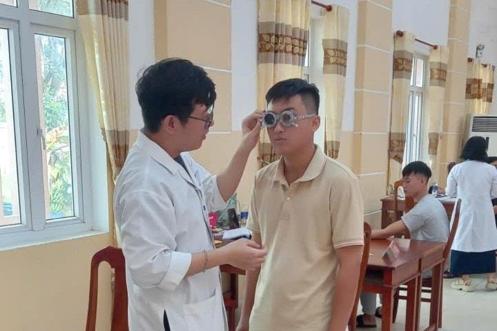 Công tác khám tuyển nghĩa vụ quân sự và nghĩa vụ Công an nhân dân ở phường Tam Kỳ được thực hiện chu đáo. Ảnh: T.K