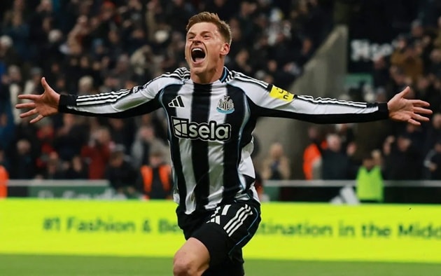 Barnes tỏa sáng trong hiệp 2 trước Man City