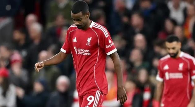 Alexander Isak đối mặt với áp lực nặng nề sau chuỗi trận đáng thất vọng.