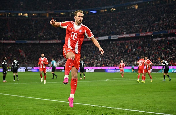 Kane sẽ giải quyết vấn đề trên hàng công của Man Utd.