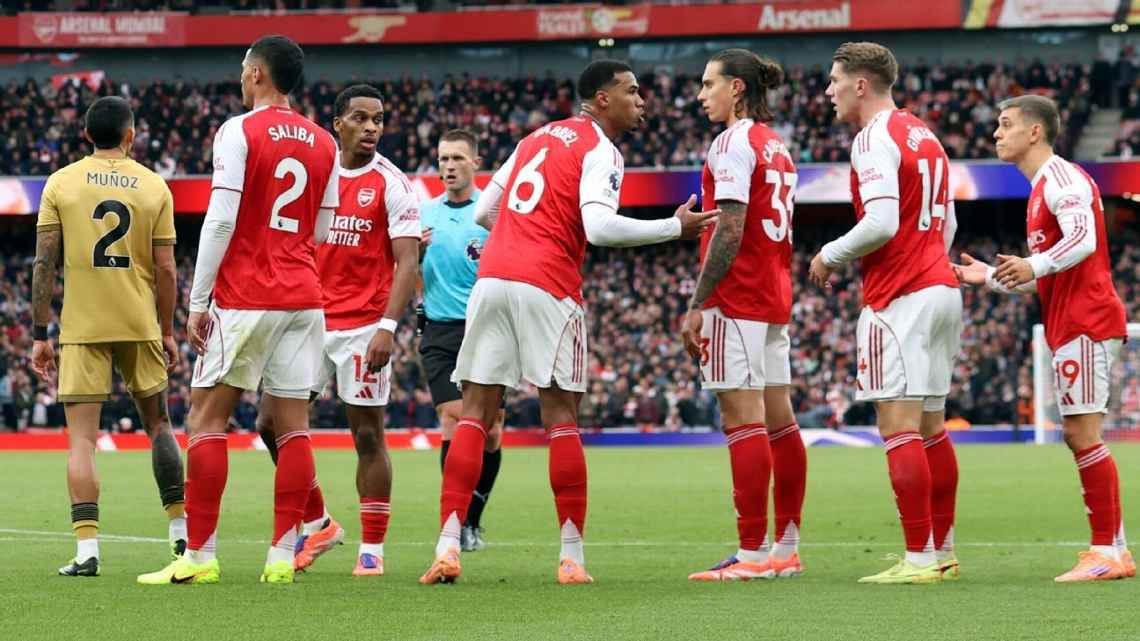 Hàng thủ Arsenal cần phải thích nghi với việc thiếu vắng Gabriel Magalhaes.