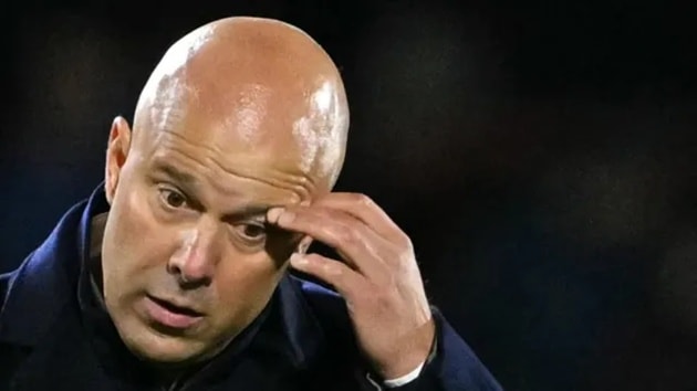 HLV Arne Slot được cho là đang gặp vấn đề trong việc dẫn dắt Liverpool