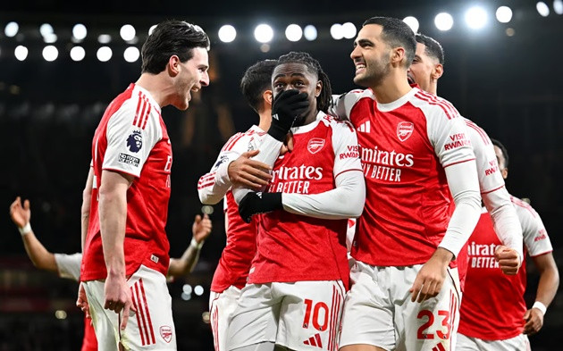 Chưa đội nào đủ mạnh để cản bước Arsenal