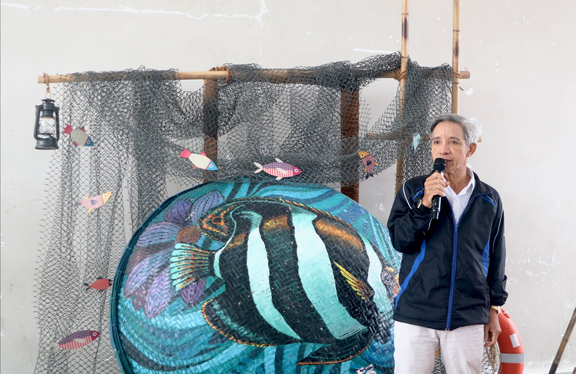 شارك السيد هوينه فان موي (من مقاطعة سون ترا) في مهرجان 