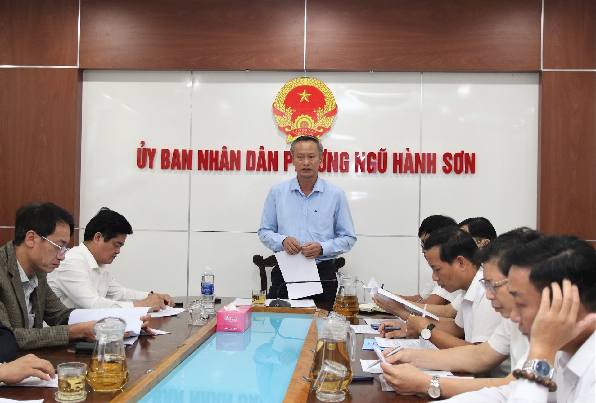 नगर जन परिषद के उपाध्यक्ष दोआन न्गोक हंग आन्ह ने न्गु हान सोन ऐतिहासिक सांस्कृतिक पार्क परियोजना पर संबंधित इकाइयों के साथ एक बैठक की अध्यक्षता की। फोटो: टीआरओ