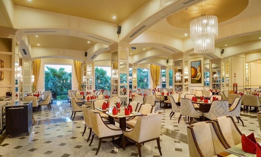Không gian nhà hàng sang trọng tại Vinpearl Phú Quốc
