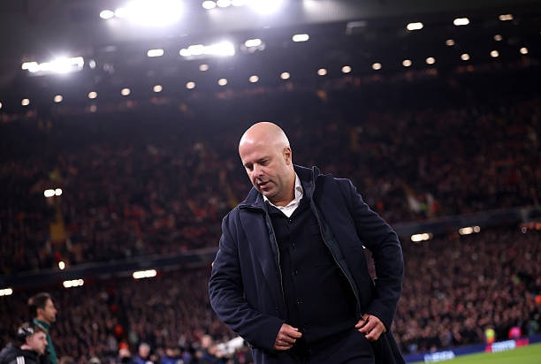 Áp lực đè nặng lên HLV Arne Slot của Liverpool sau chuỗi trận thất vọng.