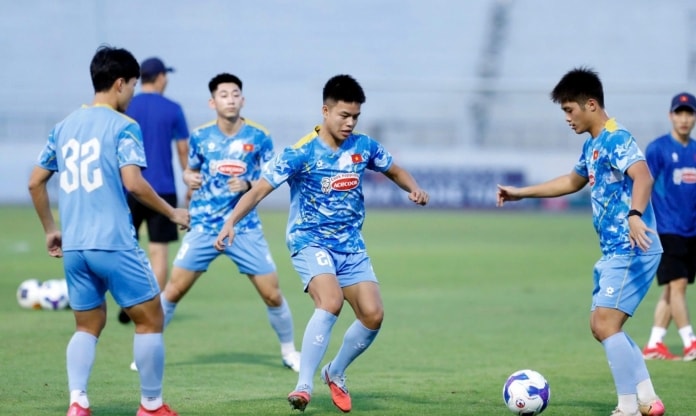 Dàn cầu thủ U22 Việt Nam nỗ lực cạnh tranh suất thi đấu ở SEA Games 33