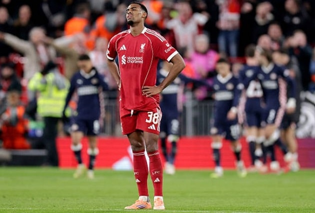 Liverpool có ba trận thua liên tiếp với cách biệt ba bàn.