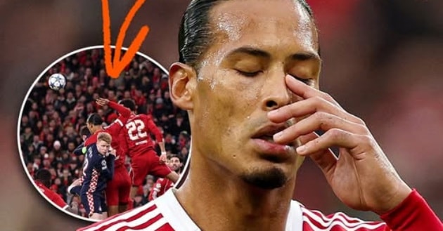Pha bóng lỗi khó tin của Van Dijk.