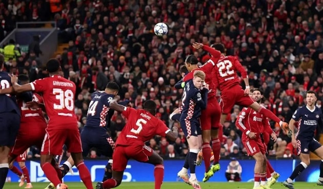 Liverpool sa sút một cách khó hiểu.