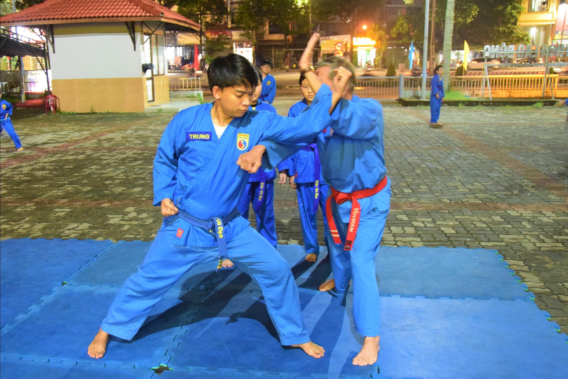 28-11 bai tt 22