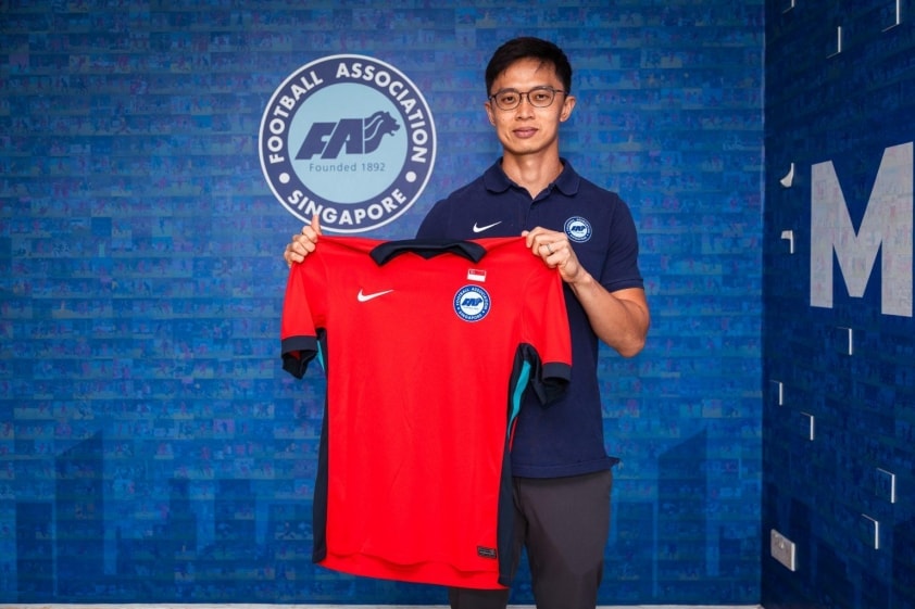HLV Gavin Lee đã được bổ nhiệm làm HLV chính thức của ĐT Singapore
