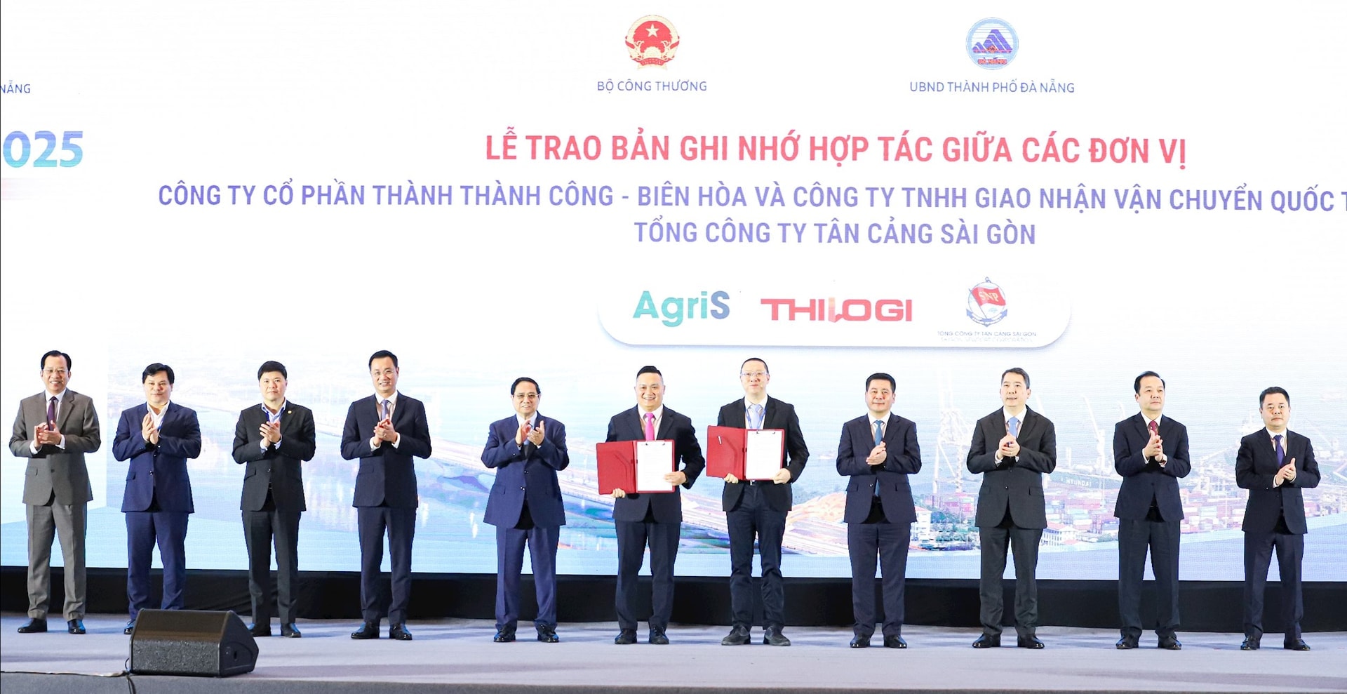 29-hop-tac.jpg