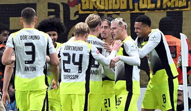 Borussia Dortmund đã đánh bại Bayer Leverkusen ngay trên sân khách.