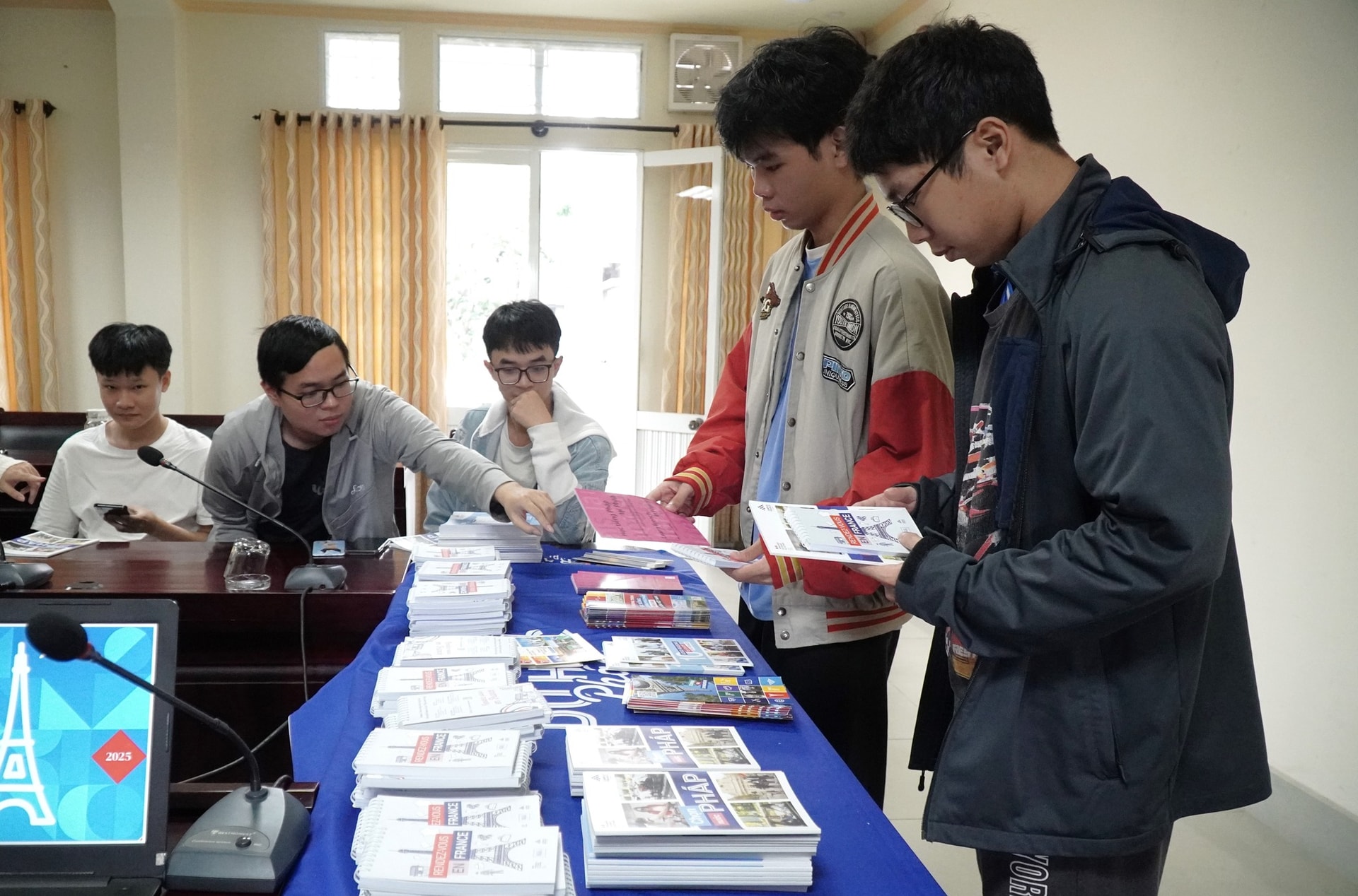 1-12, BK-Schüler erhalten Informationen zum Auslandsstudium 1