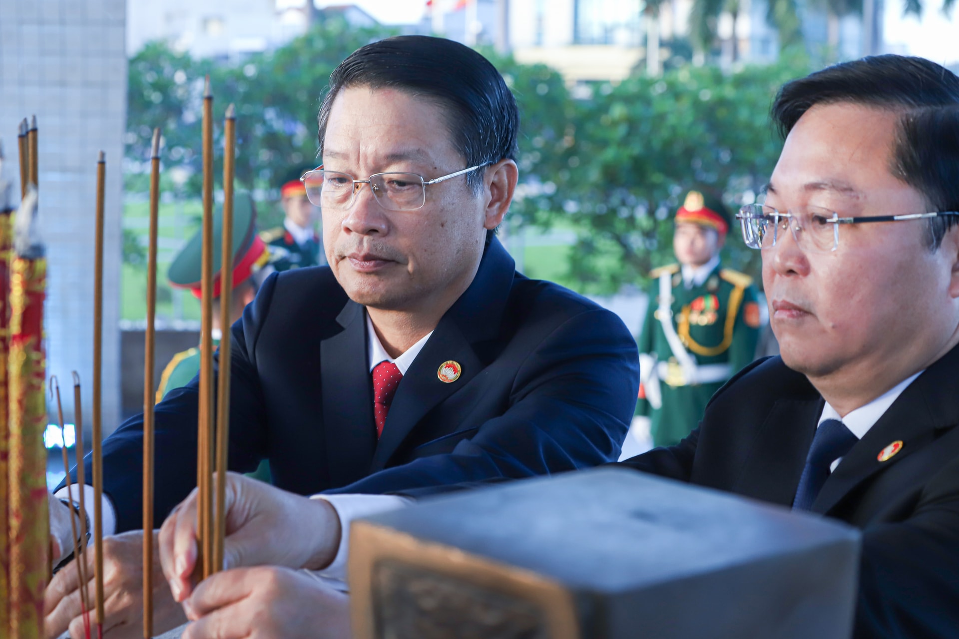 2-12 بخور ٹاورز