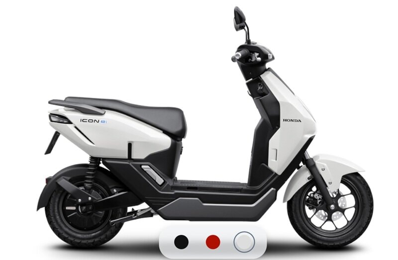 Honda ICON e: Cao cấp màu trắng xám.