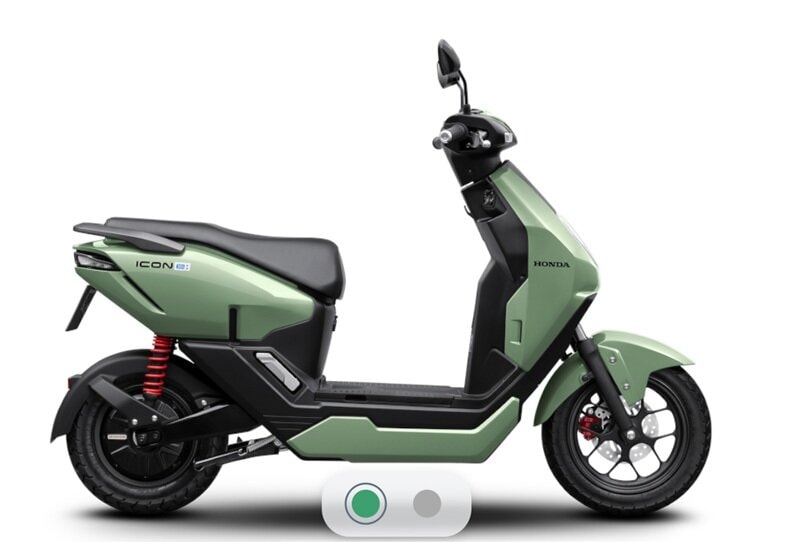 Honda ICON e: Thể thao màu xanh.