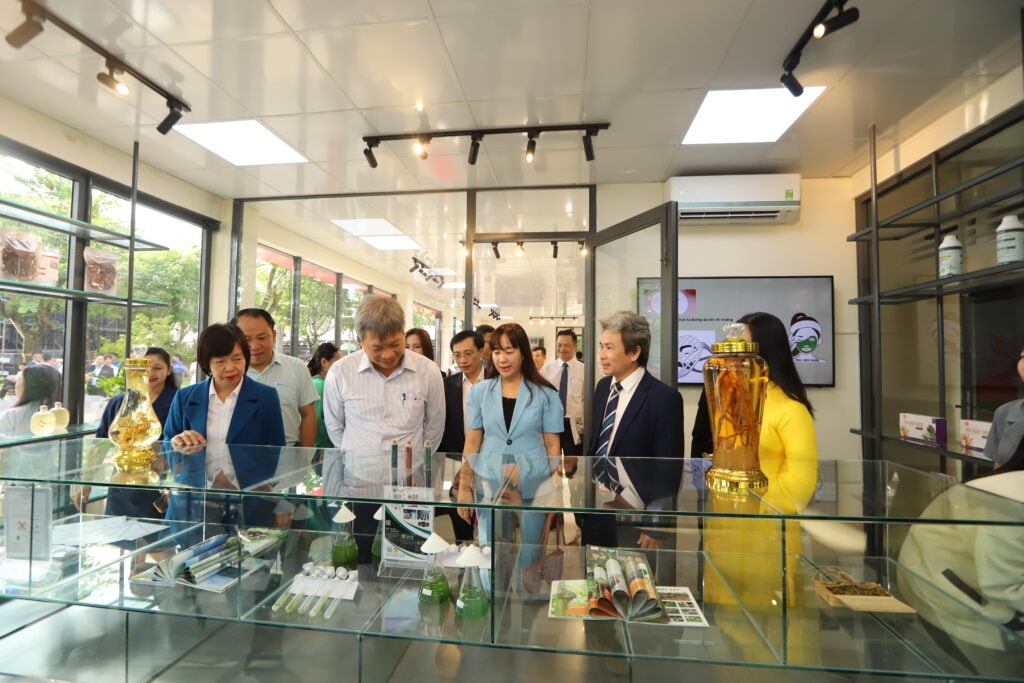 Espace d'exposition du Centre d'innovation et de soutien aux startups de l'Université d'éducation de Danang. Photo : VAN HOANG