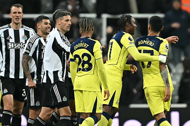 Khoảnh khắc Cristian Romero ghi bàn khiến hàng thủ Newcastle United phải sững sờ.