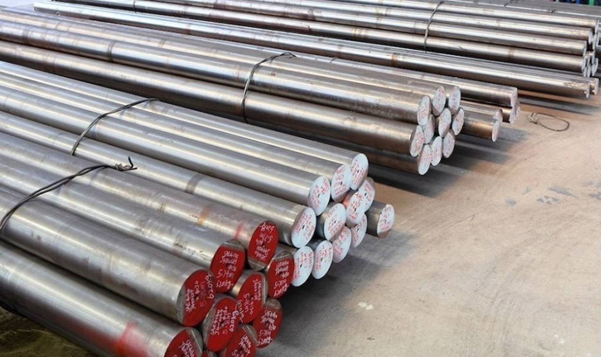 Giá thép hôm nay 3/12/2025: Nội địa giữ ổn định