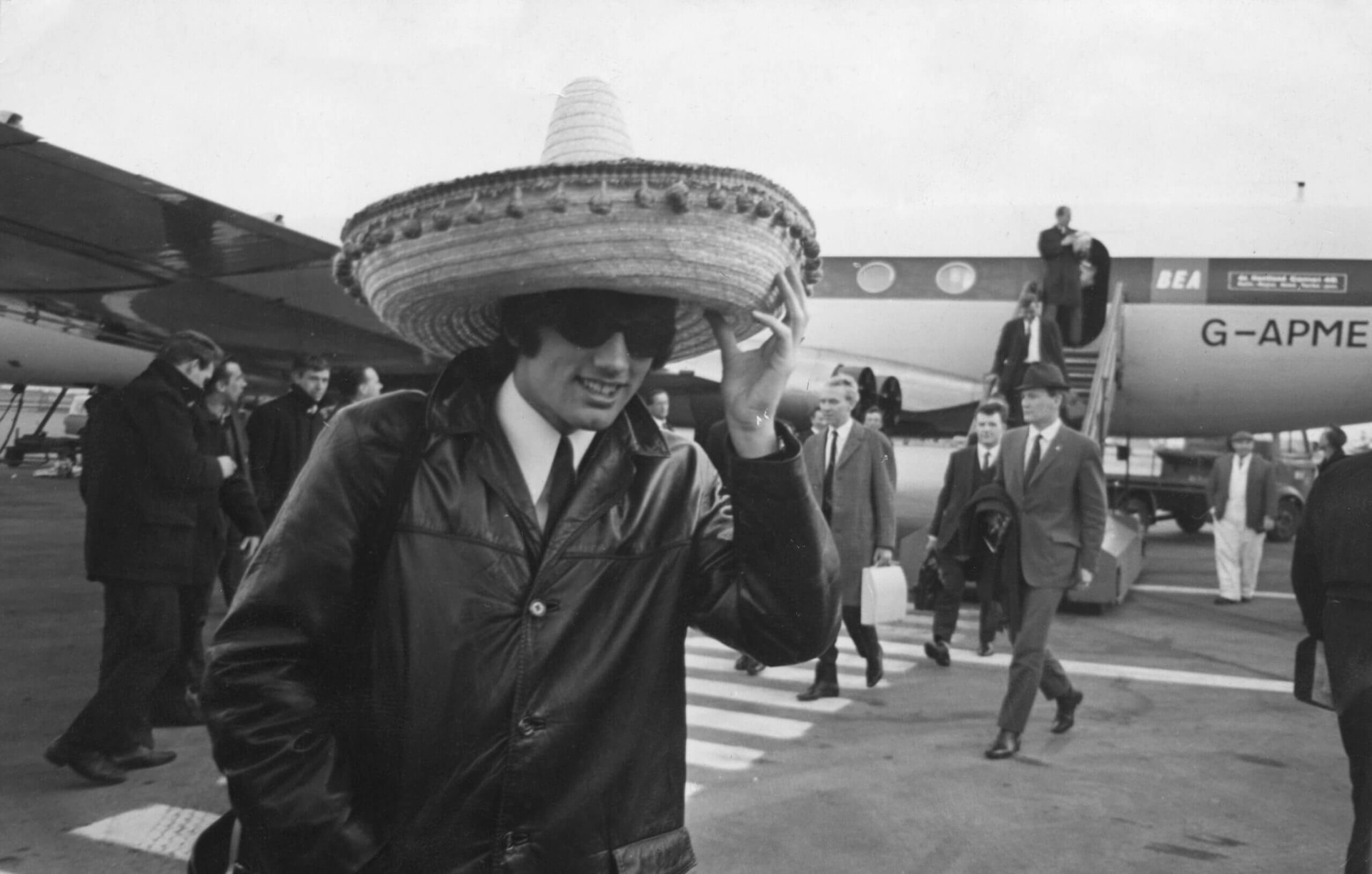 Bức ảnh nổi tiếng của Best và chiếc mũ sombrero