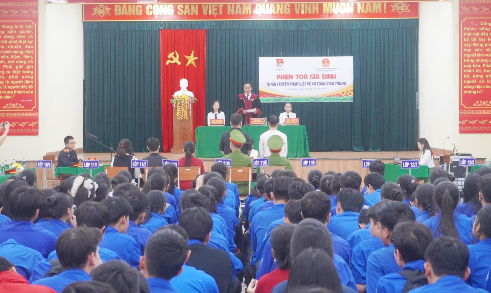 quang canh phien toa gia dinh