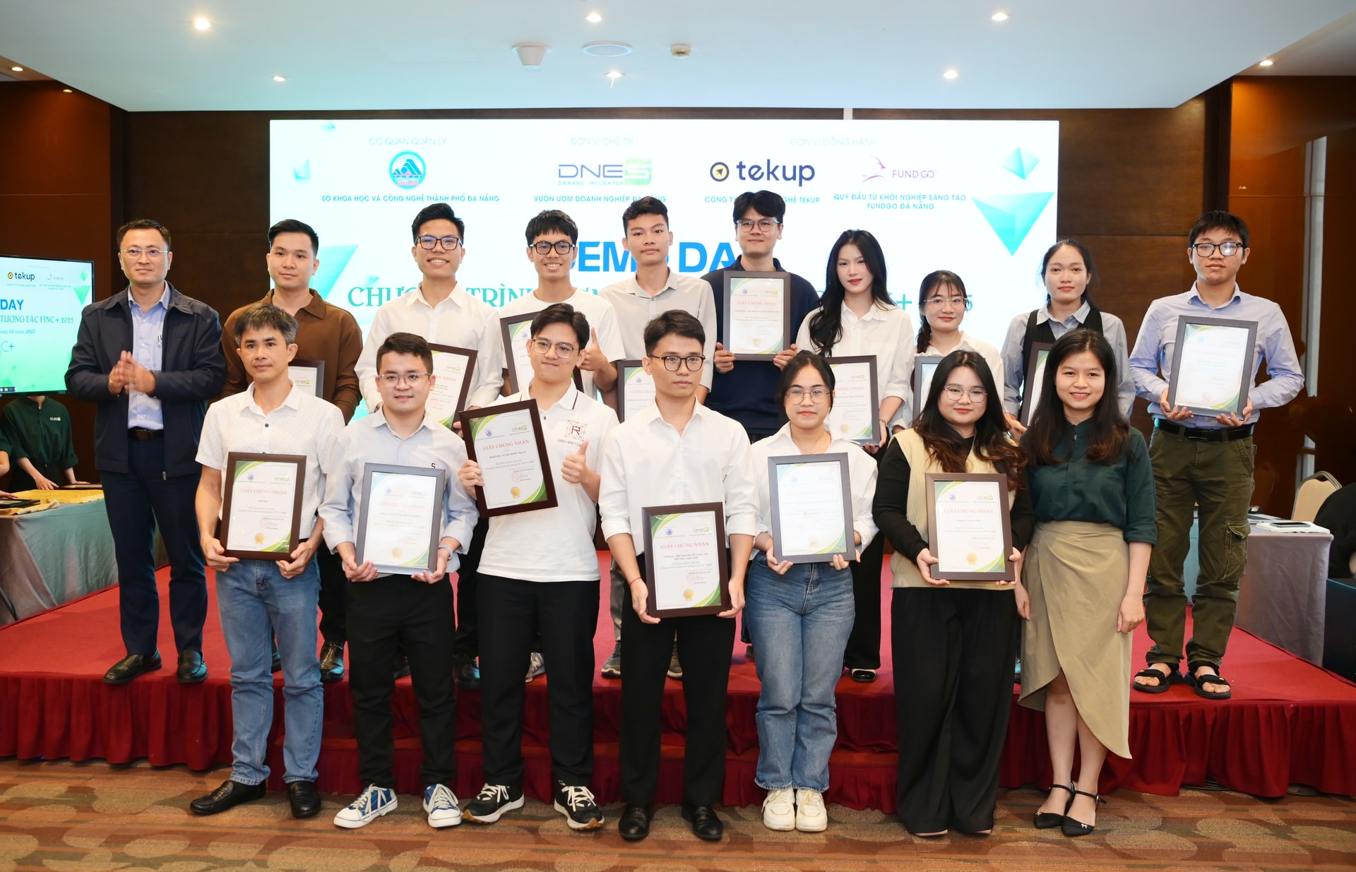 Förinkubationsprojekt utvecklas huvudsakligen utifrån idéer från studenter som har genomgått en process att förbättra sin entreprenöriella förmåga.