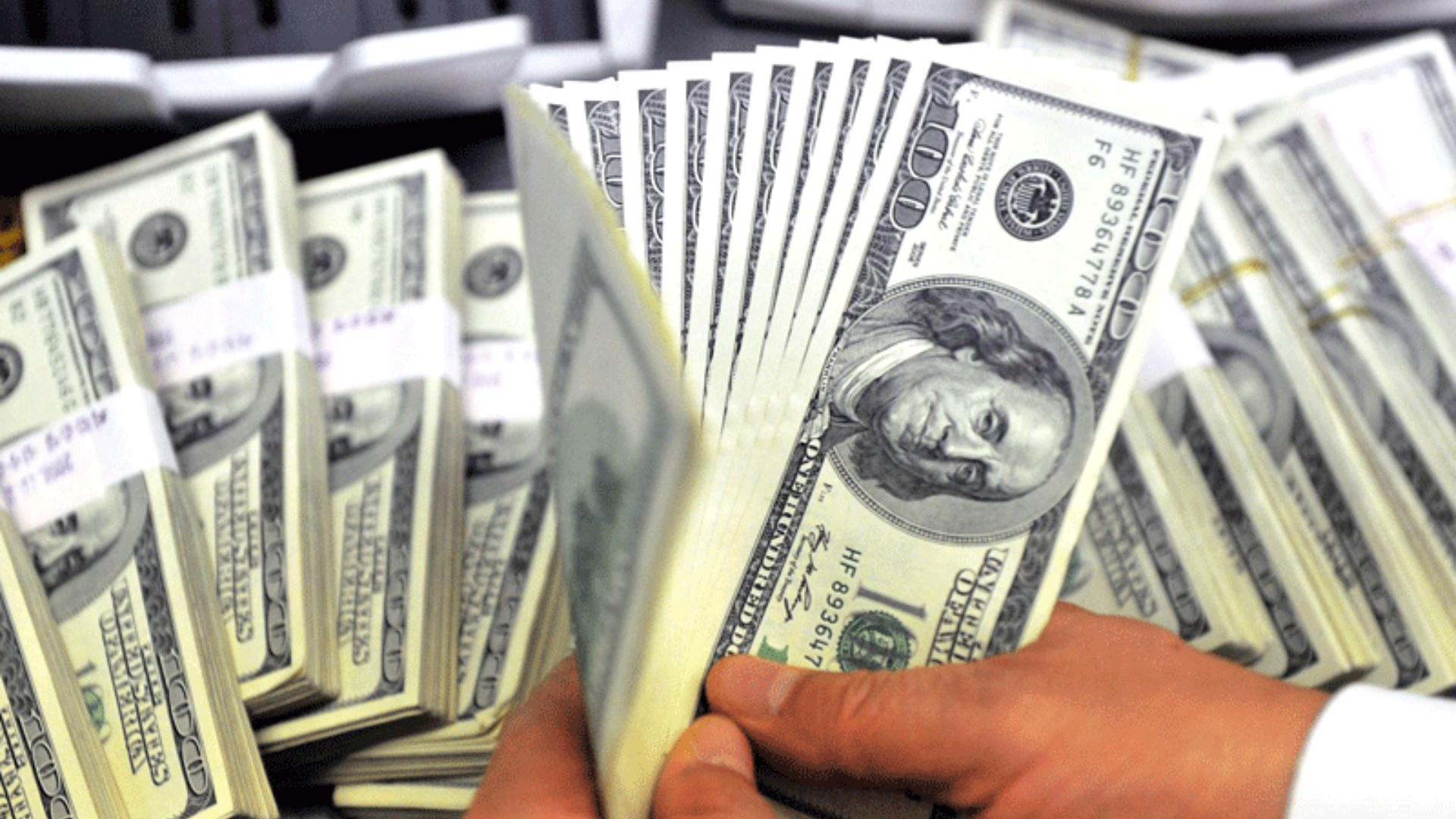 Tỷ giá USD hôm nay 5/12/2025 tiếp tục lao dốc