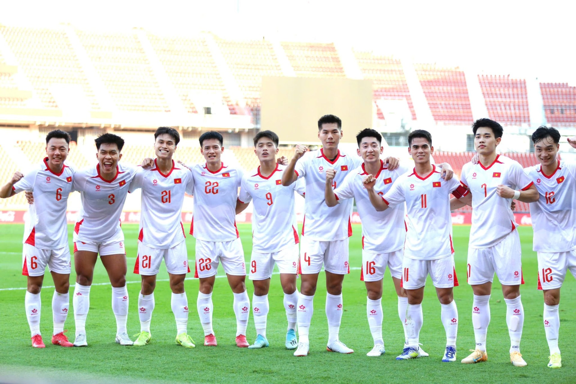Bộ trưởng Atthakorn Sirilathayakorn cho biết sẽ đến sân ở trận đấu tiếp theo của U22 Việt Nam để gửi lời xin lỗi trực tiếp vì sự cố Quốc ca.