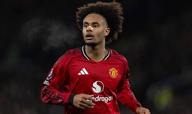 Manchester United chỉ muốn bán đứt Joshua Zirkzee.